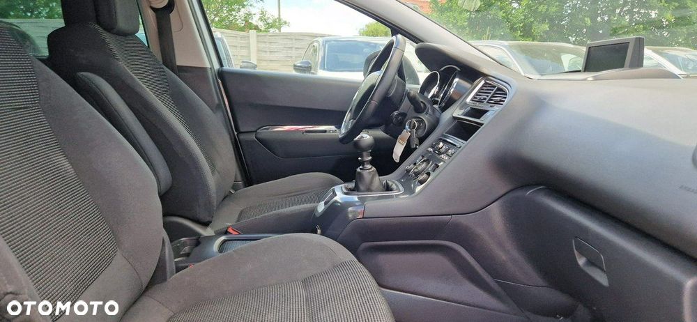 Peugeot 5008 - 26