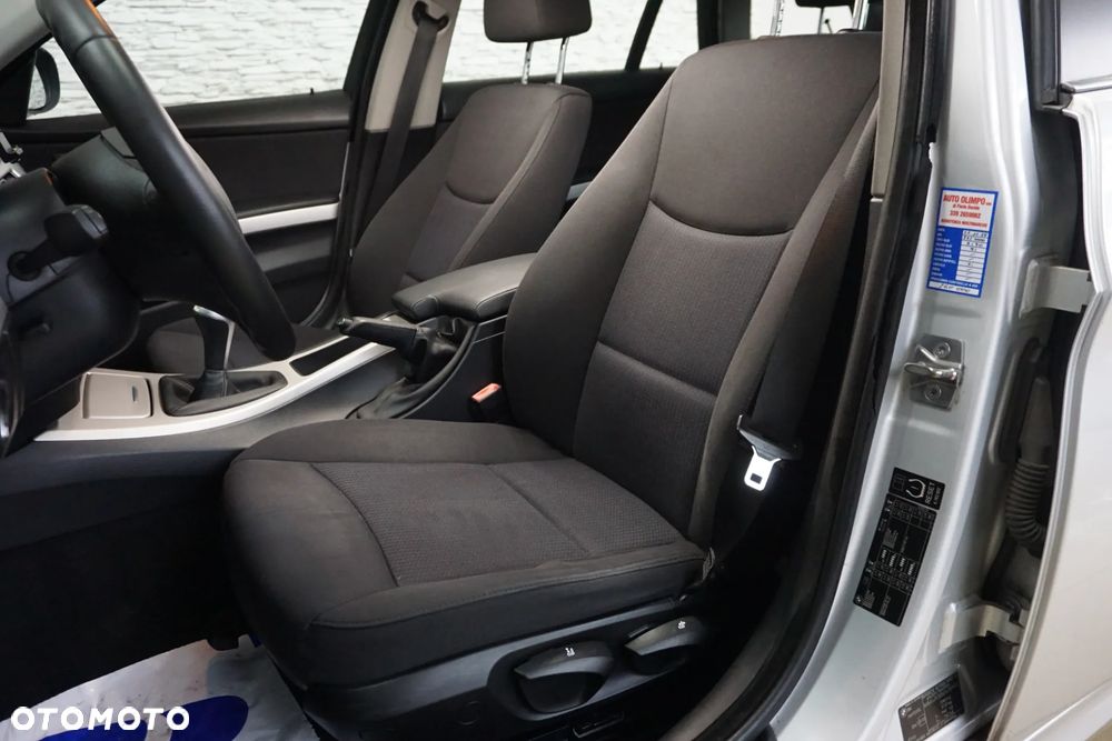 BMW Seria 3 318d - 23