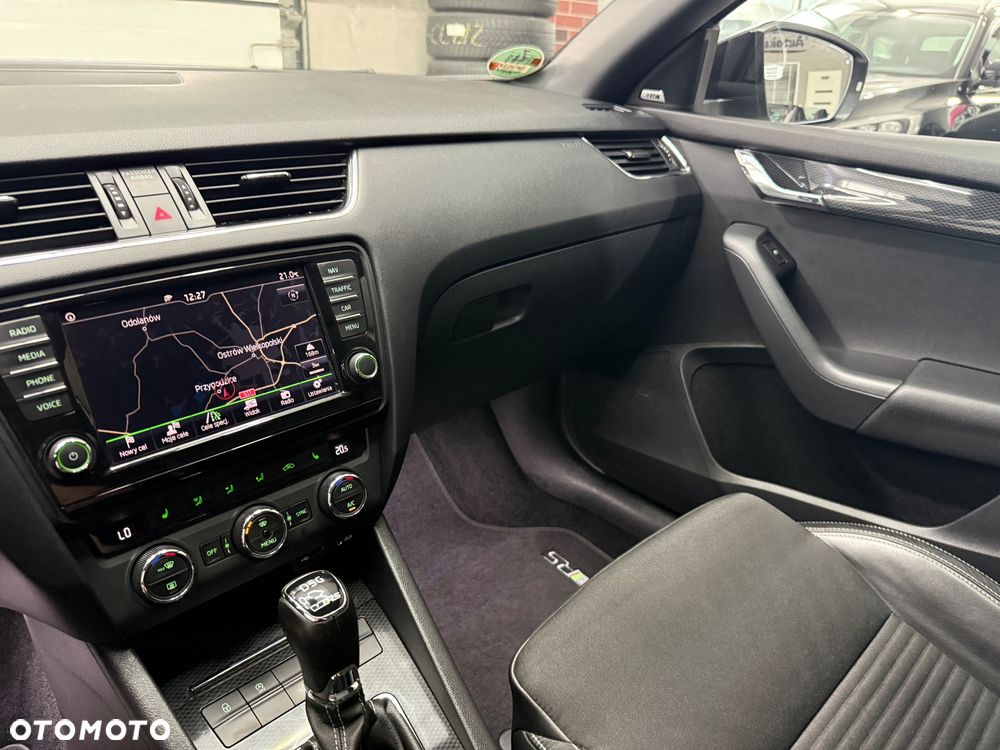 Skoda Octavia 2.0 TDI DSG RS - 29