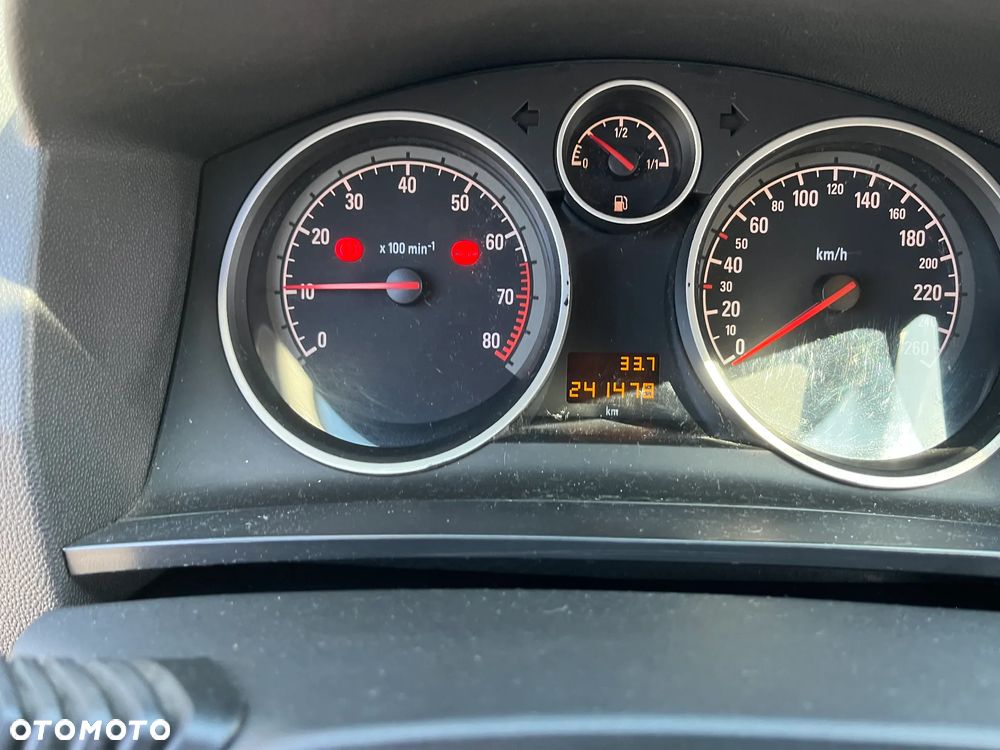 Opel Zafira 1.6 Essentia - 10