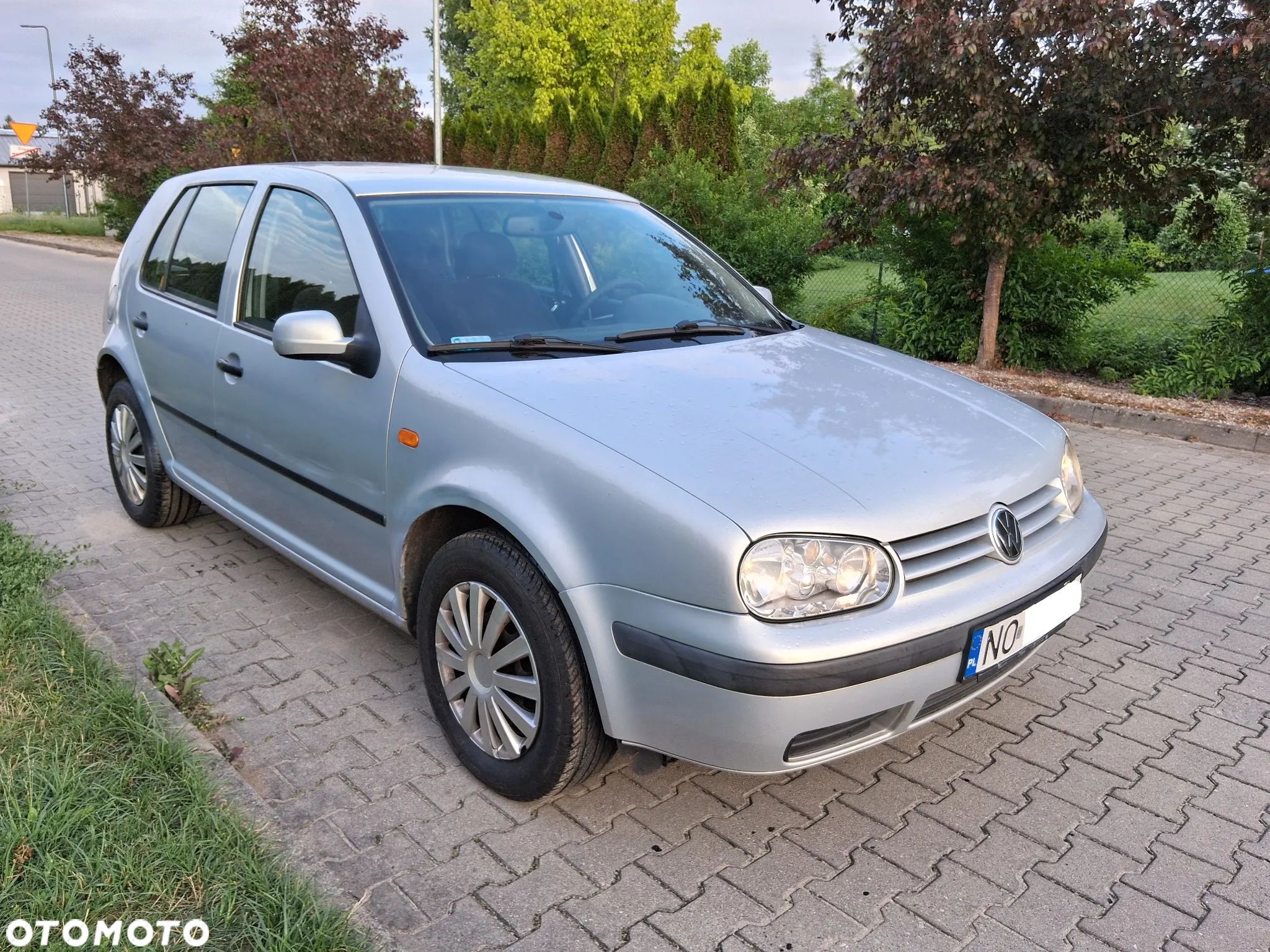 Volkswagen Golf IV 1.4 16V Basis - 1
