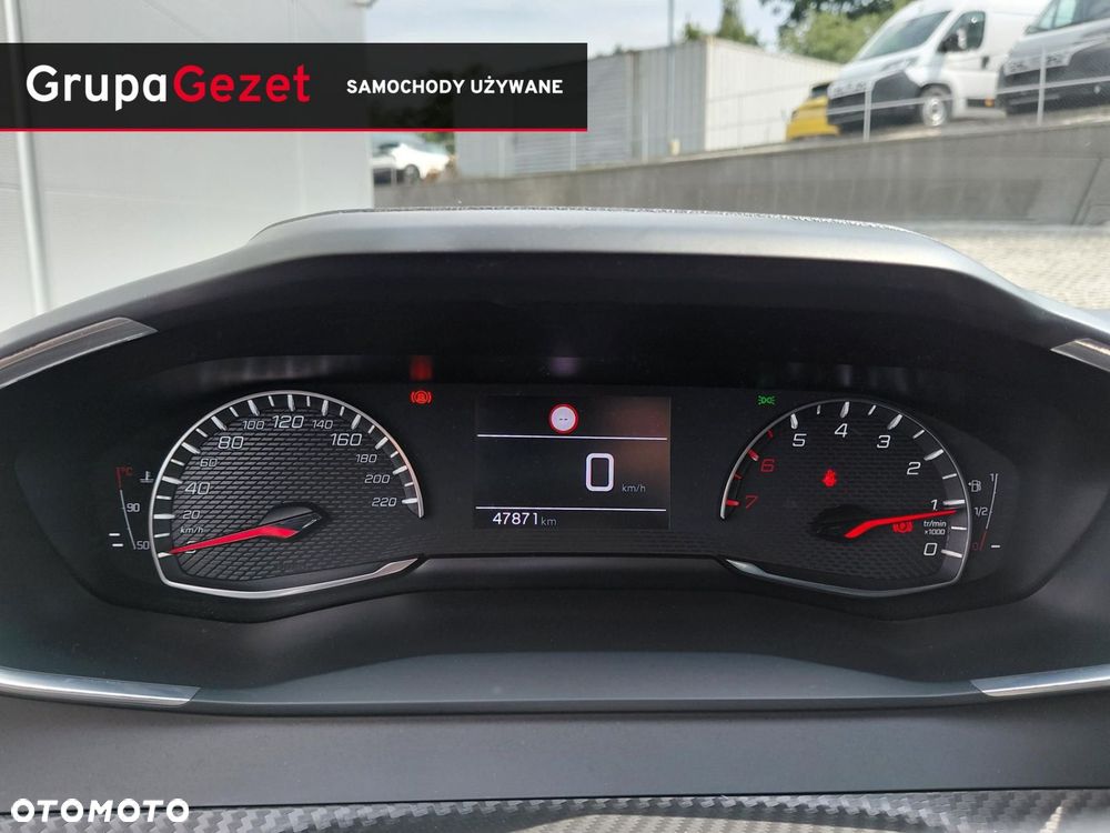 Peugeot 208 - 16