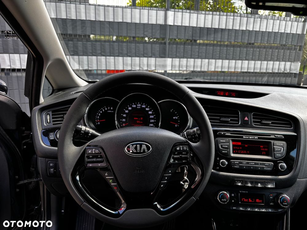 Kia Ceed - 9