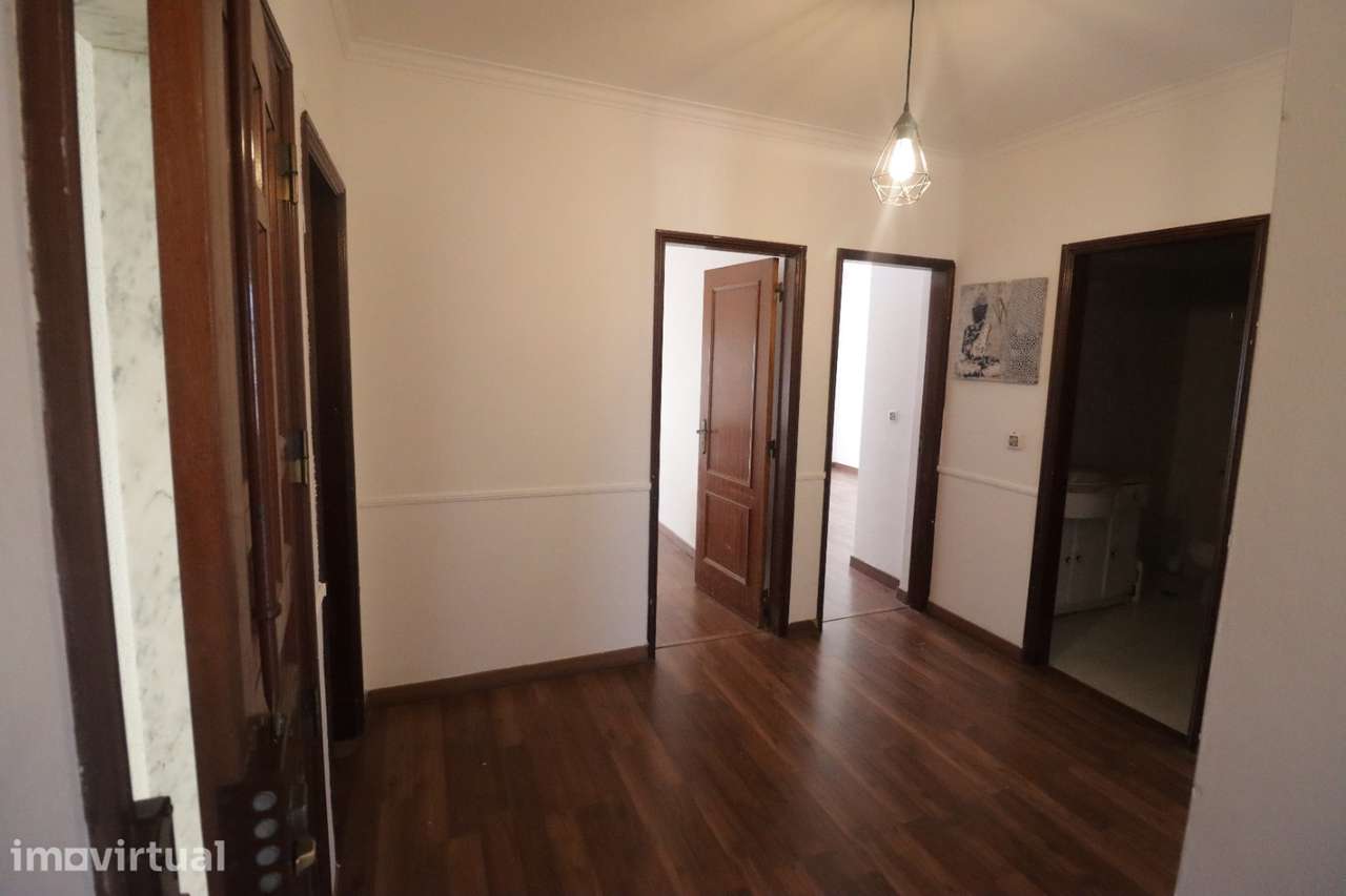 Apartamento Duplex T4+1 de ampla área, em Mem Martins - Grande imagem: 2/21