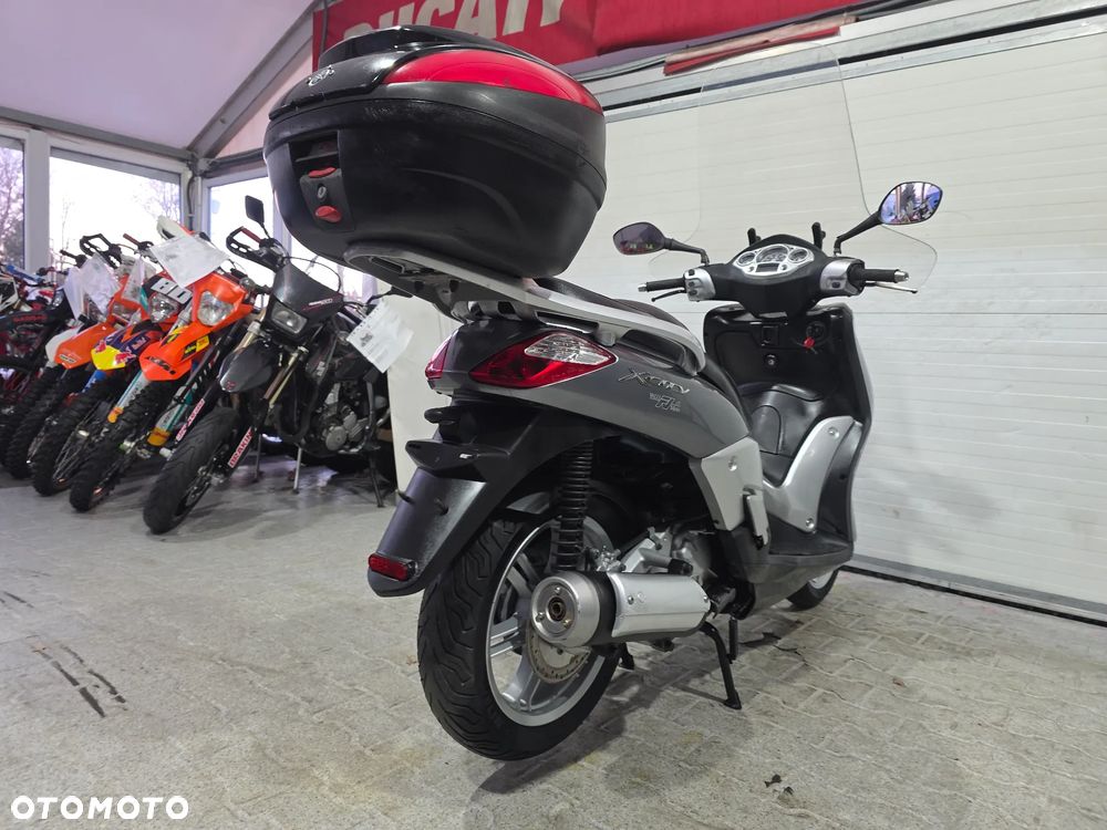 Yamaha X-max - 22