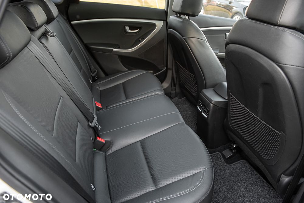 Hyundai i30 1.6 CRDi Automatik Trend - 20