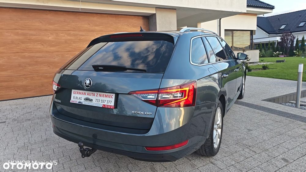 Skoda Superb 2.0 TDI DSG Premium Edition - 22