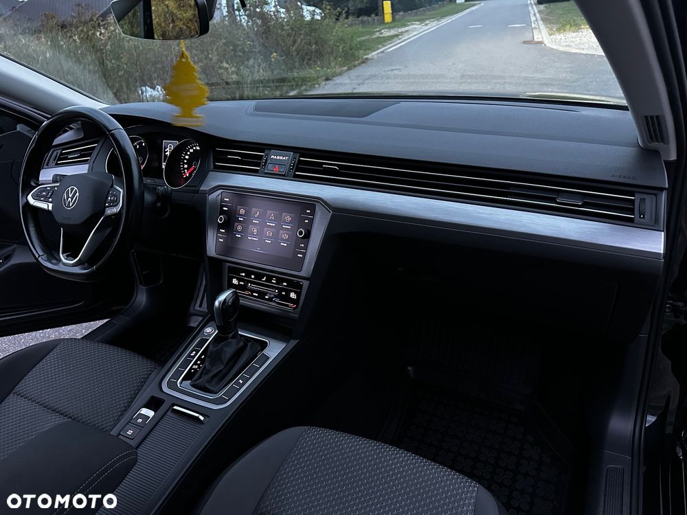 Volkswagen Passat - 16