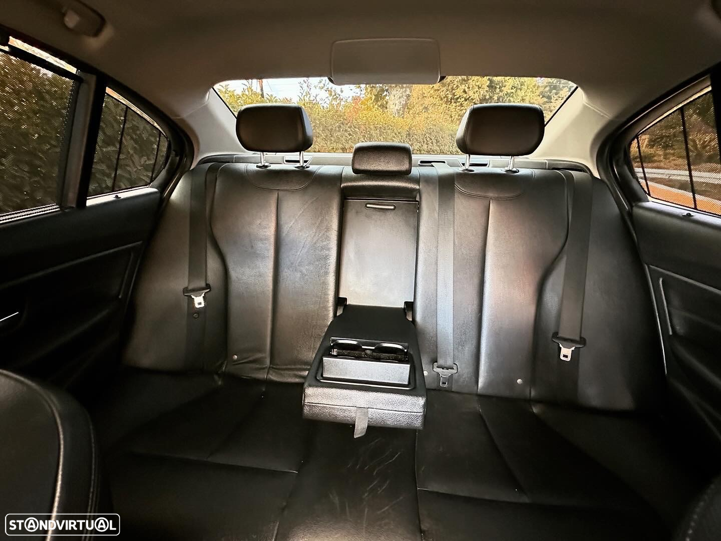 BMW 328 i Auto Pack M - 8
