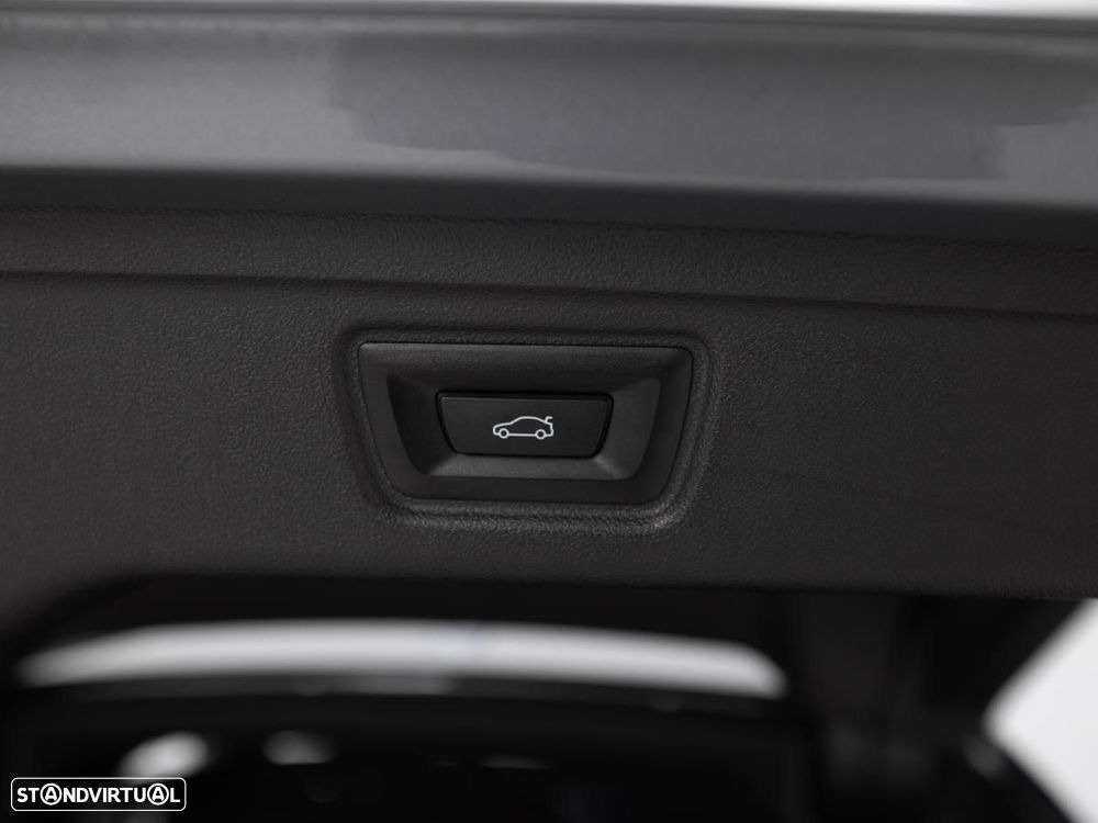 BMW 330 i xDrive Aut. - 14