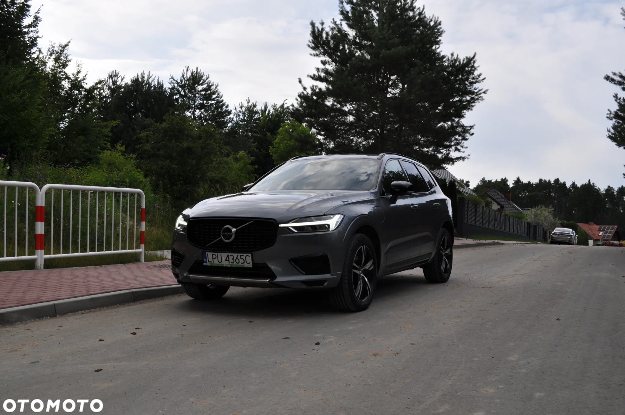 Volvo XC 60 T6 Plug-In Hybrid AWD R-Design - 5