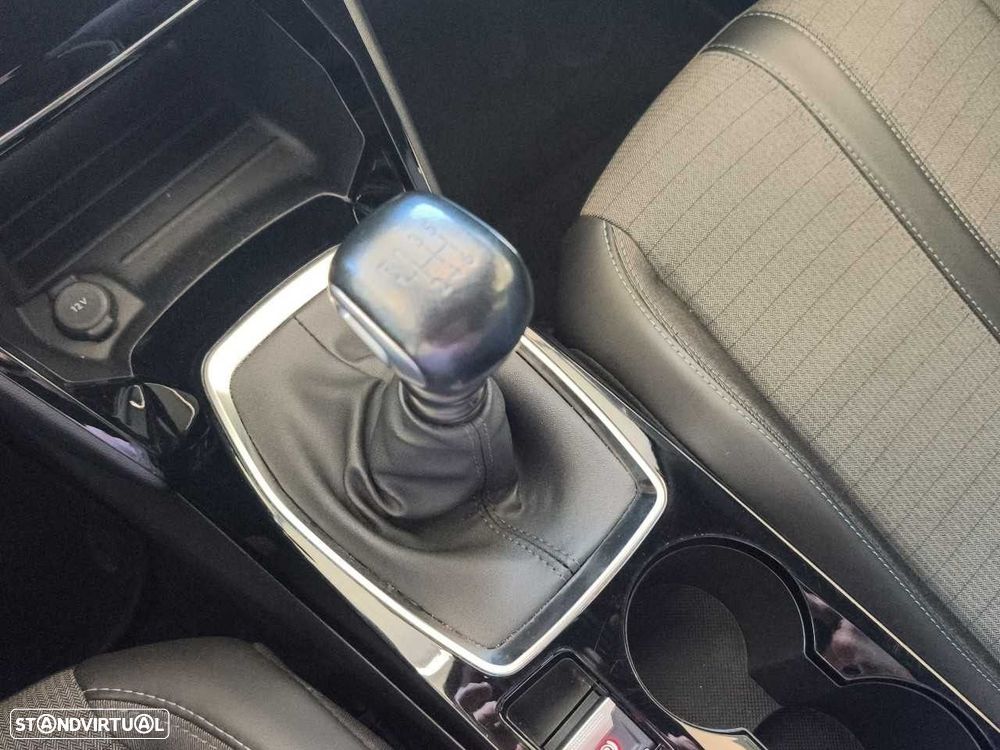 Peugeot 2008 1.2 PureTech Allure - 24