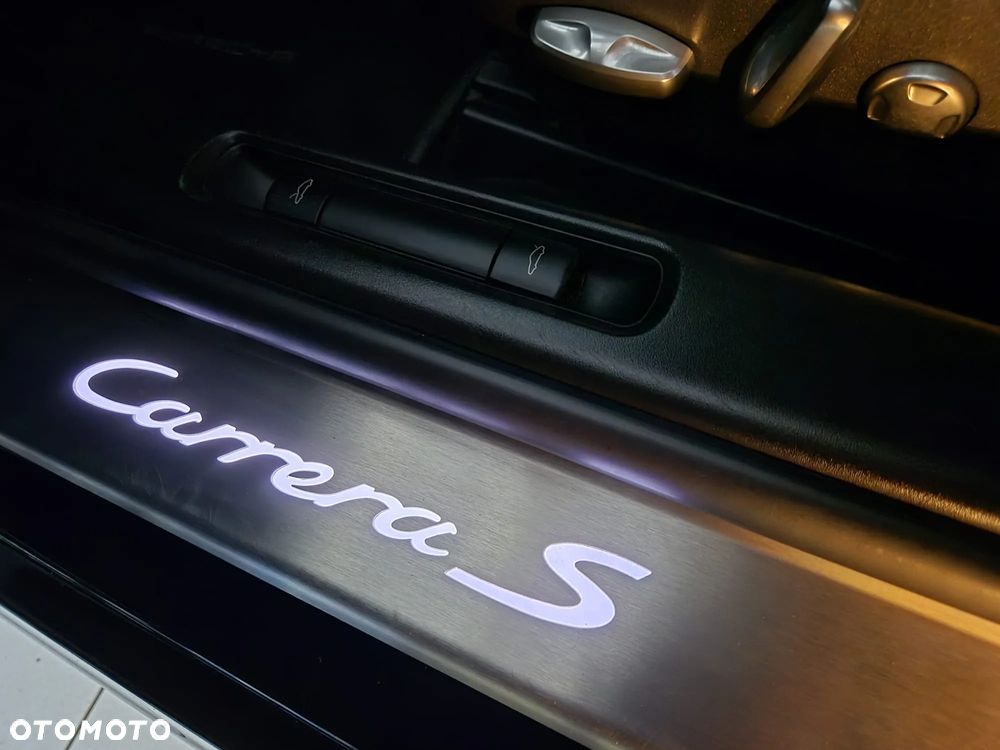 Porsche 911 Carrera S PDK - 20