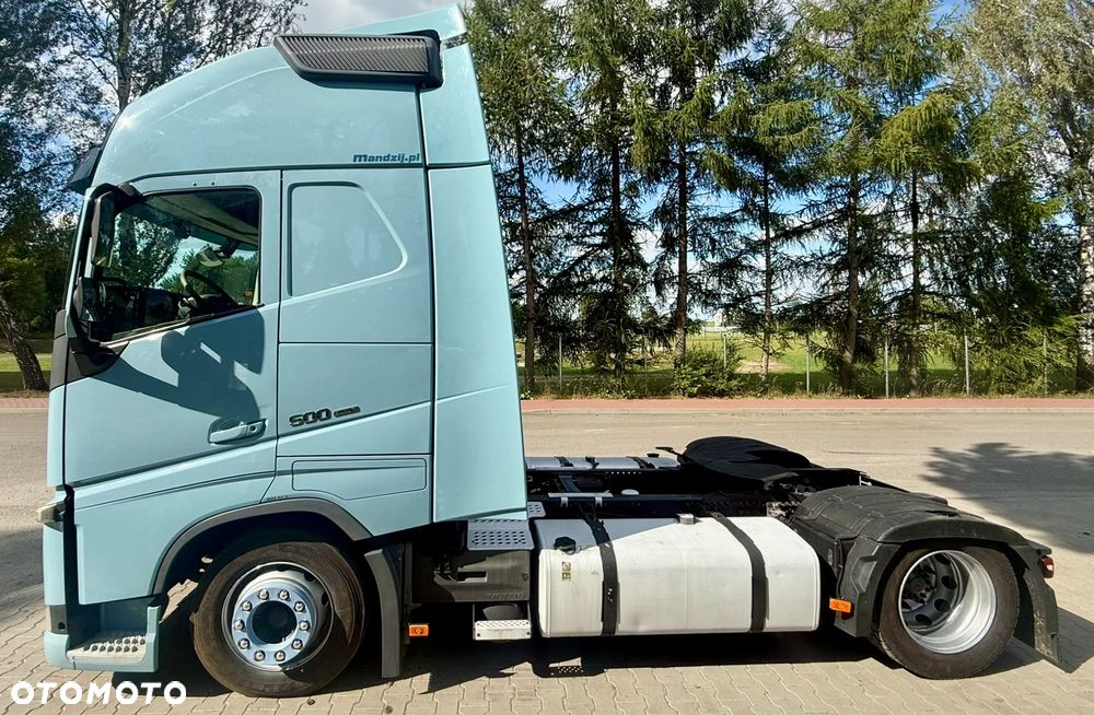 Volvo FH4 500 GLOB XXL I-SHIFT SPOJLERY KLIMA WEBASTO NAVI XENON LED LODÓWKA 2xALUTANK LOW DECK MEGA EURO 6 2016 ŁADNY - 7