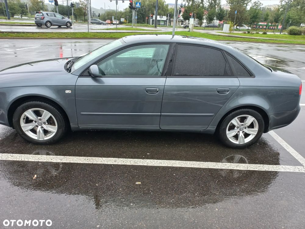 Audi A4 Limousine - 2