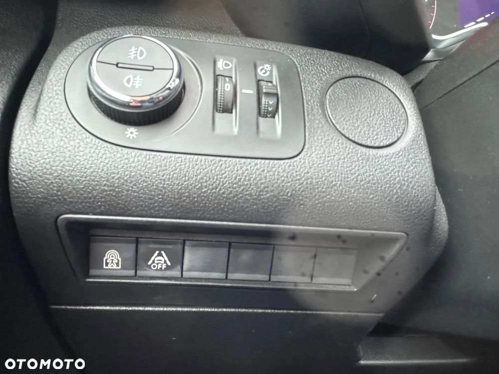 Opel Combo 1.5 D Start/Stop Ultimate - 27