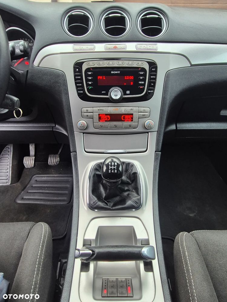 Ford S-Max 2.0 Viva Trend - 31