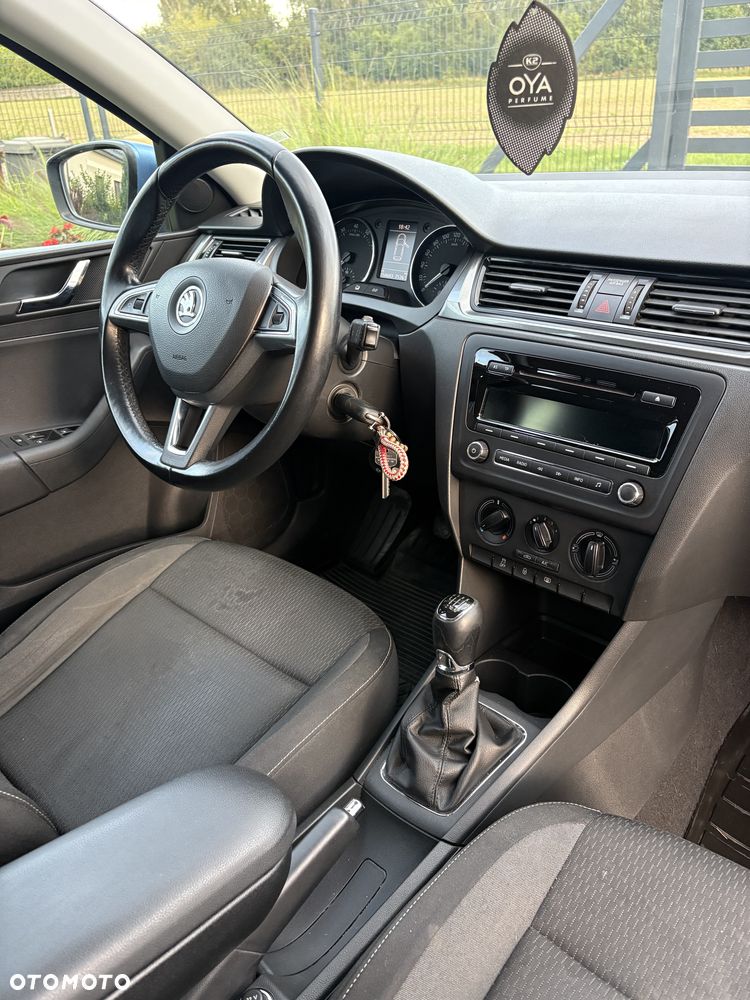 Skoda RAPID 1.2 TSI Ambition - 14