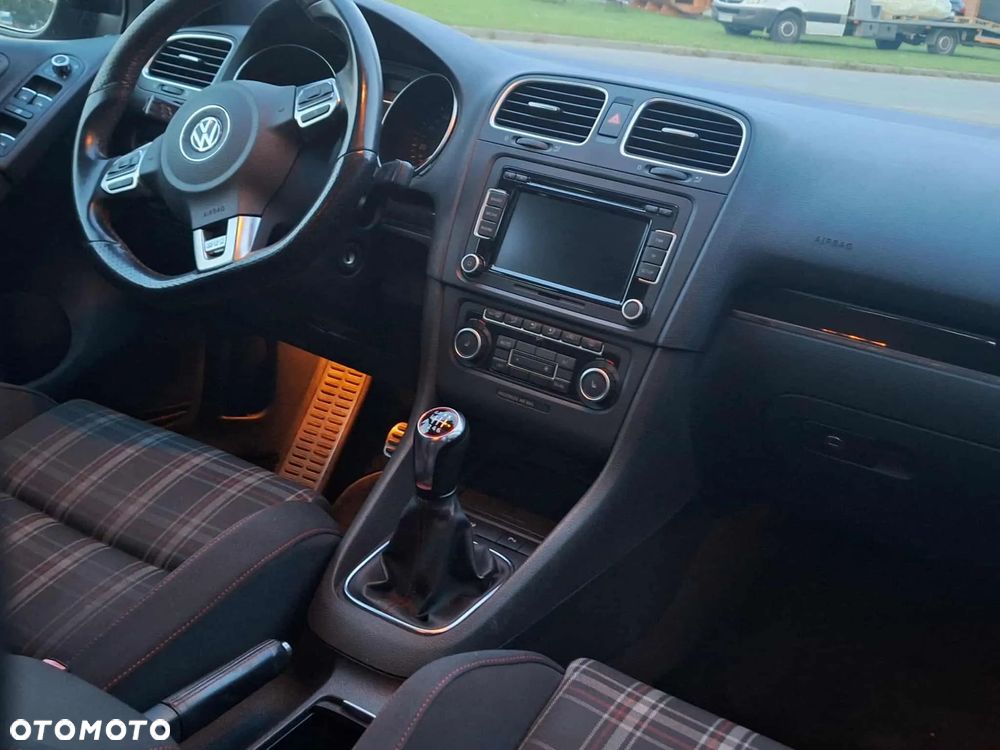 Volkswagen Golf 2.0 GTI - 18