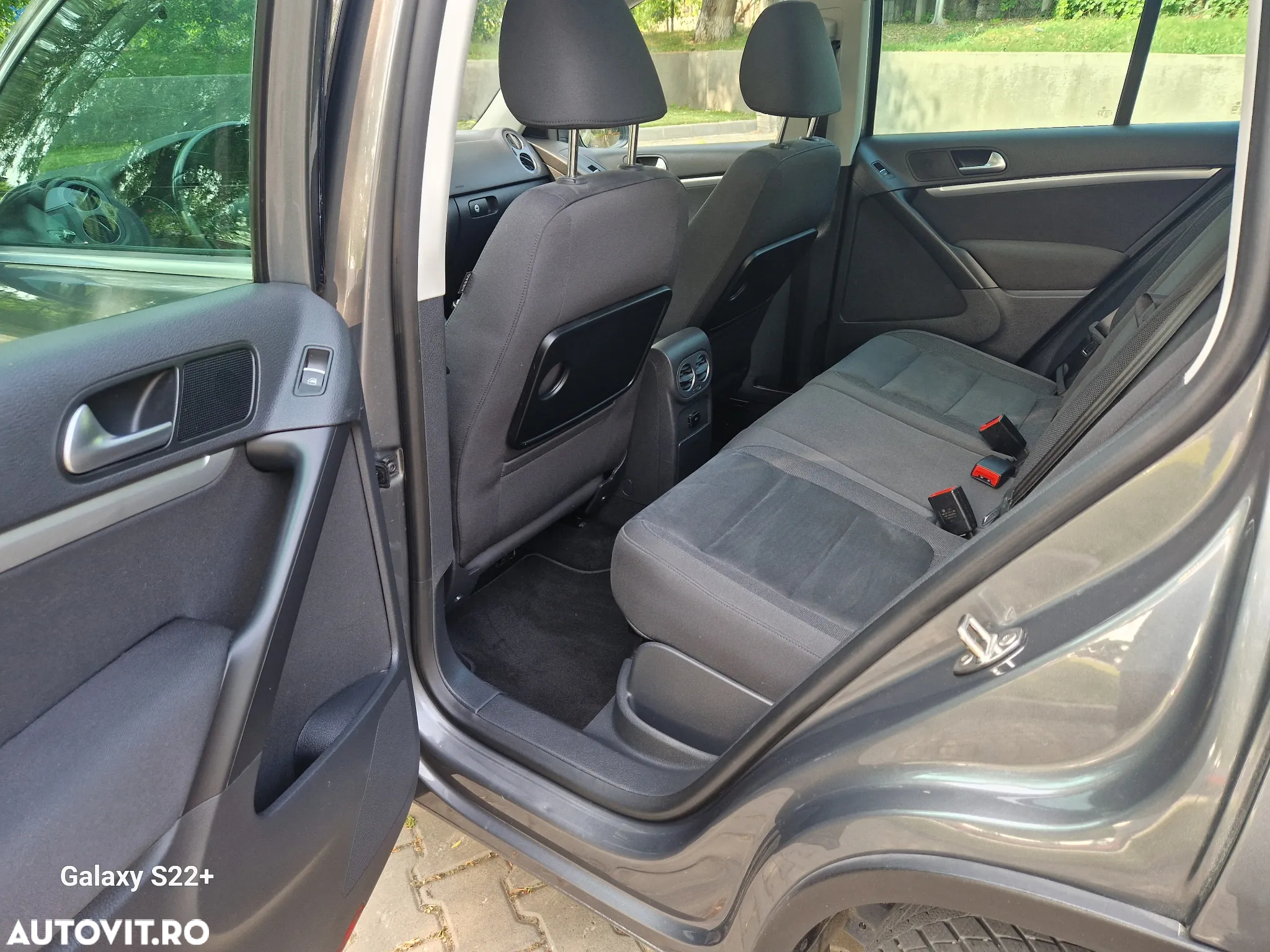 Volkswagen Tiguan 2.0 TDI DPF BlueMotion Technology Lounge Sport & Style - 14