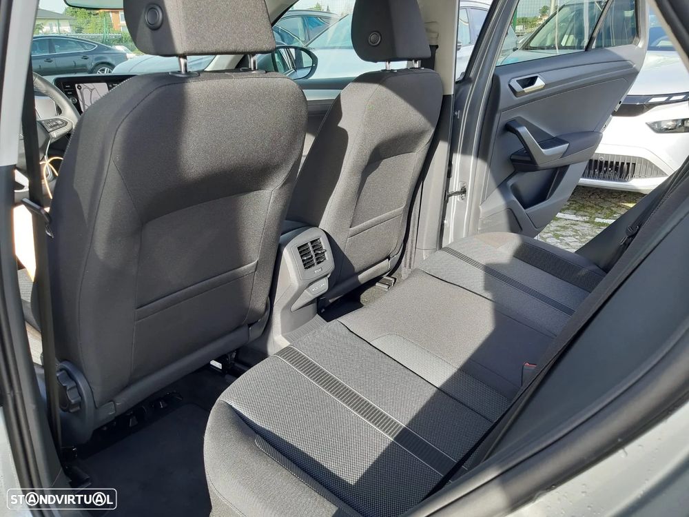 VW T-Roc 1.5 TSI Urban DSG - 18