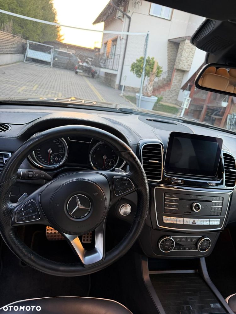 Mercedes-Benz GLS 350 d 4-Matic - 8