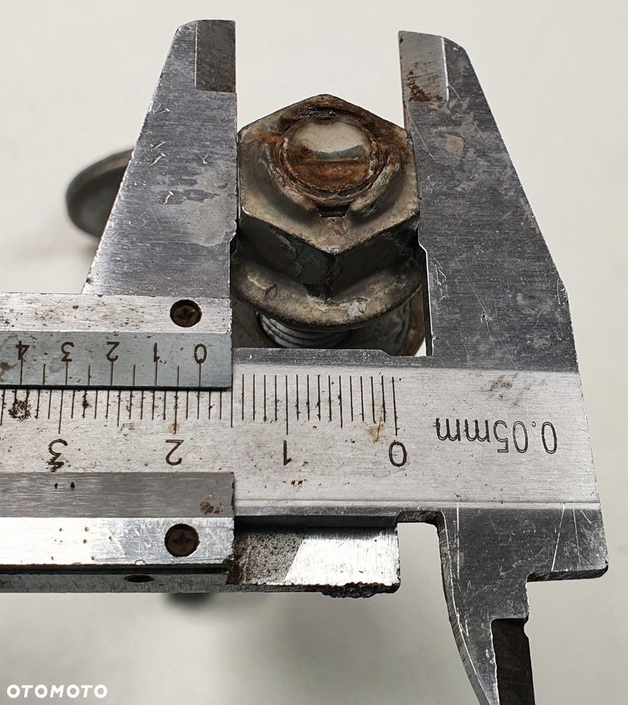 ŚRUBA MIMOŚRODOWA MERCEDES W176 - 4