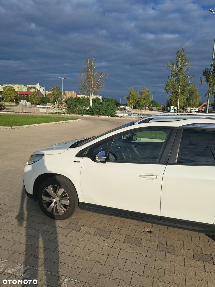 Peugeot 2008 1.2 Pure Tech Style S&S - 6