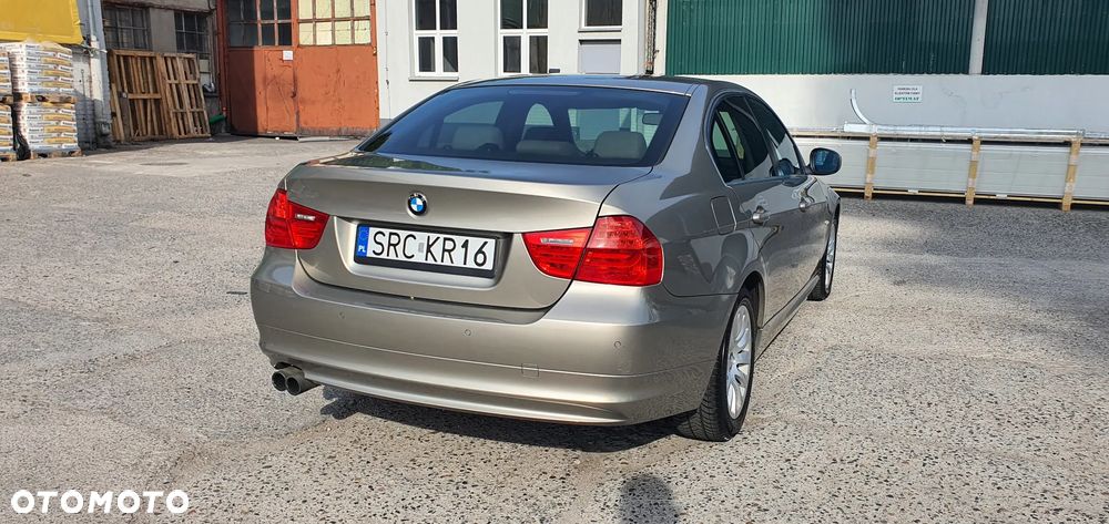 BMW Seria 3 325i Edition Exclusive - 19