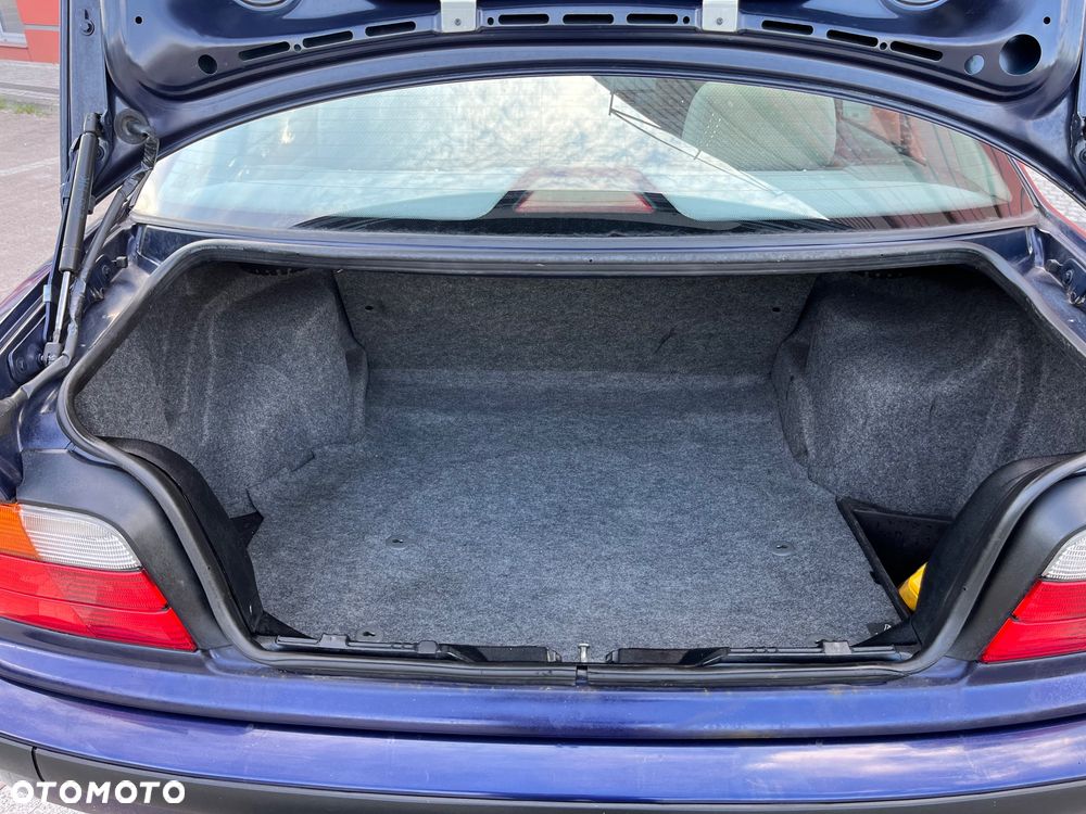 BMW Seria 3 - 37