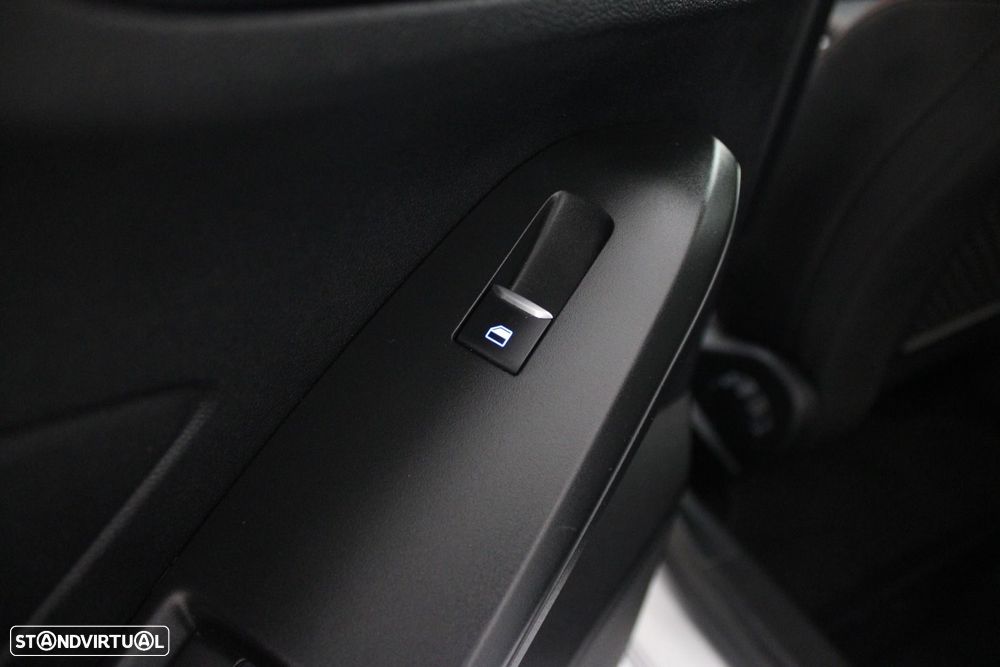 Ford Focus 1.0 EcoBoost MHEV ST-Line - 28