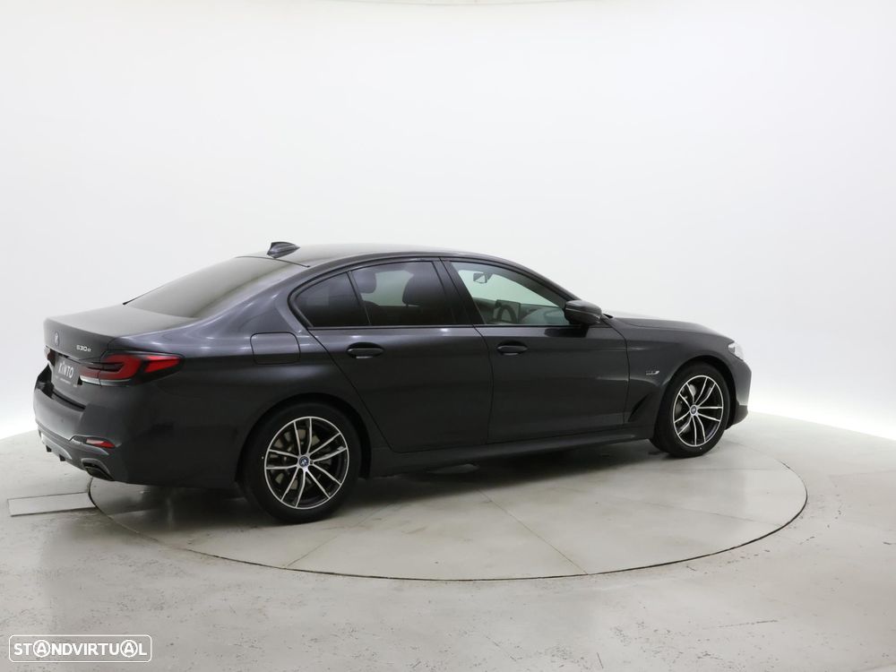 BMW 530 e Pack Desportivo M - 7