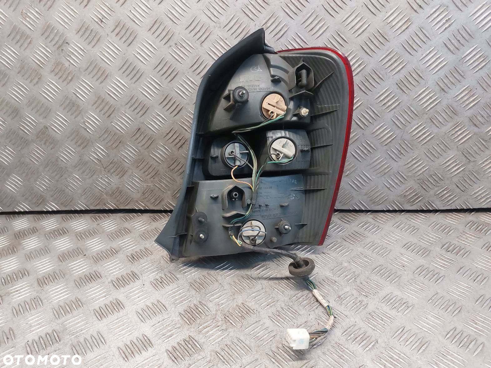 LAMPA PRAWY +  LEWY TYŁ MAZDA 323 BJ HATCHBACK HB - 2