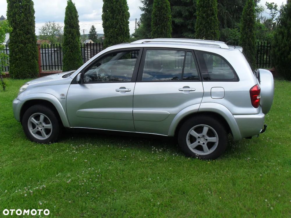 Toyota RAV4 2.0 VVT-i 4x4 - 2