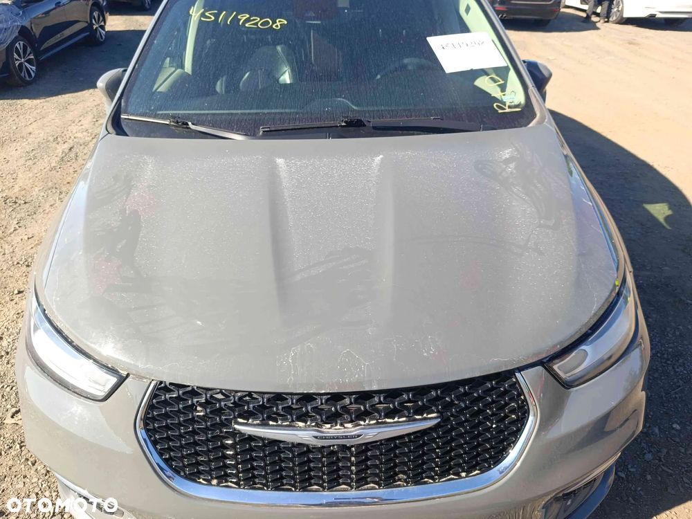 Chrysler Pacifica - 26