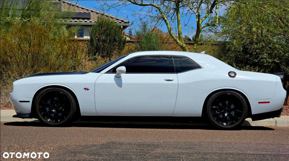 Dodge Challenger - 5