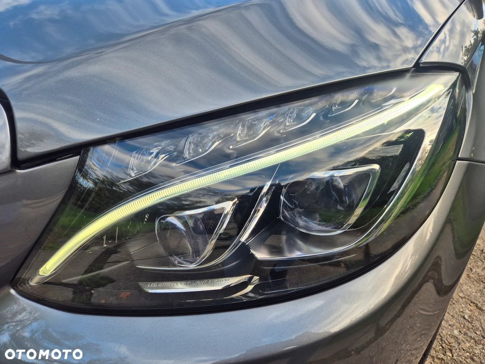 Mercedes-Benz Klasa C 300 9G-TRONIC AMG Line - 35