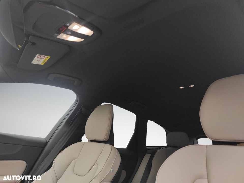 VOLVO XC60 2025 — imagine 18