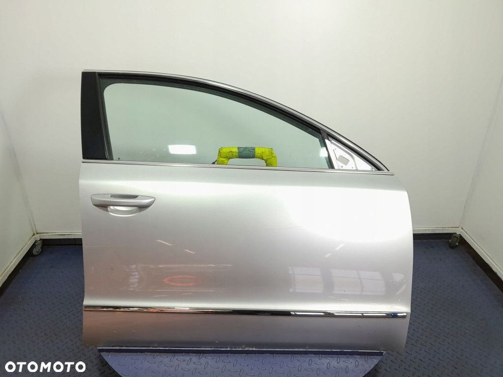 SKODA SUPERB II KOMBI DRZWI PRZÓD PRZEDNIE PRAWE LA7W - 1