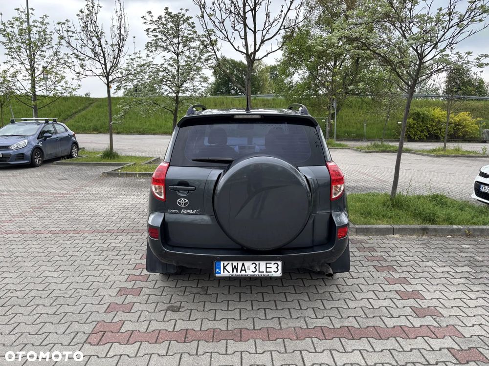 Toyota RAV4 2.2 D-4D Premium - 8