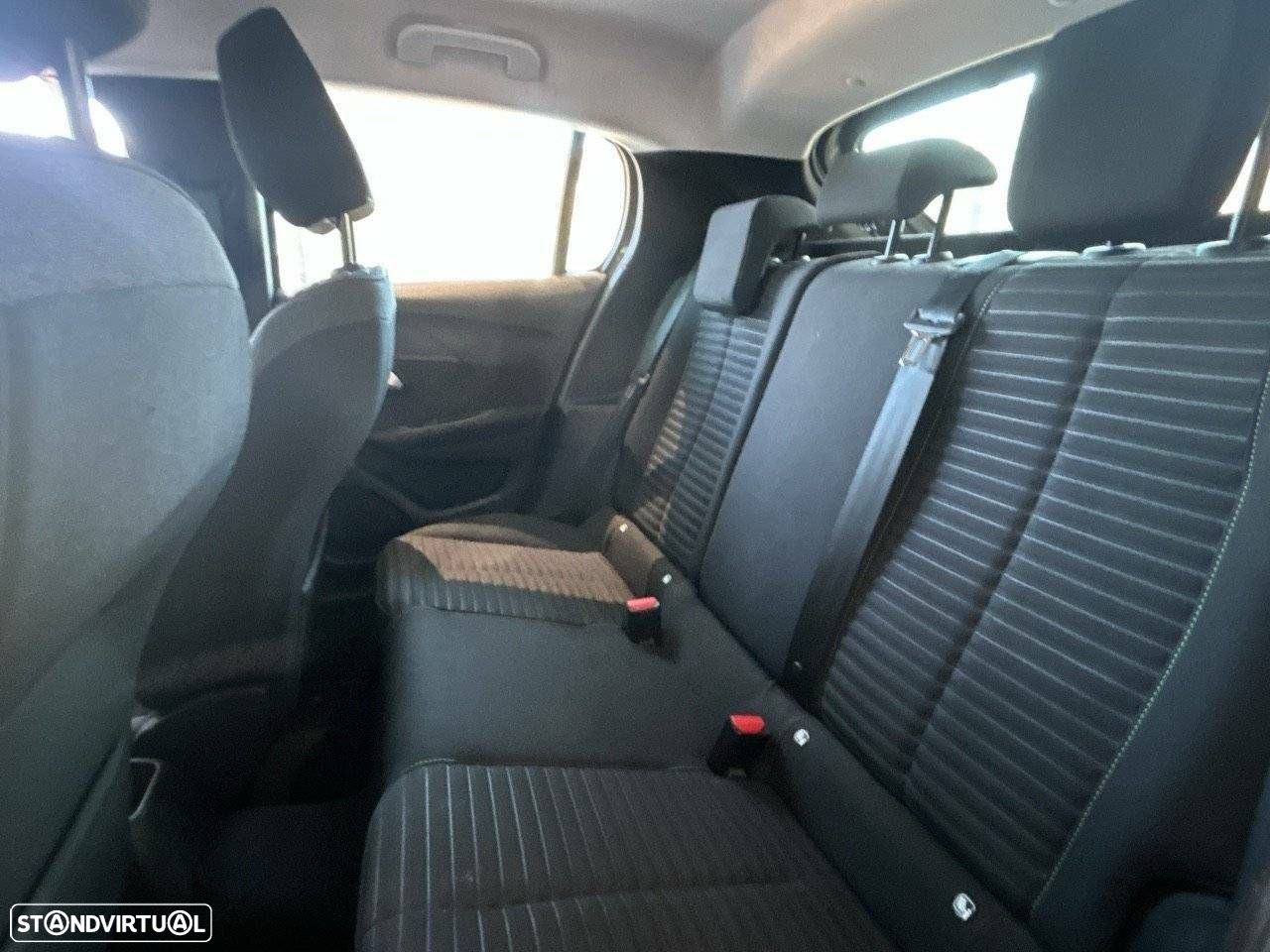 Peugeot 208 1.2 PureTech Active - 10