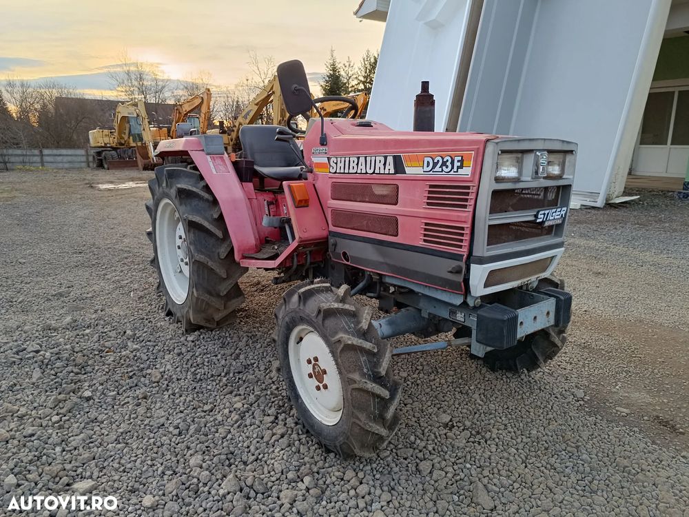 Shibaura D23F - 4