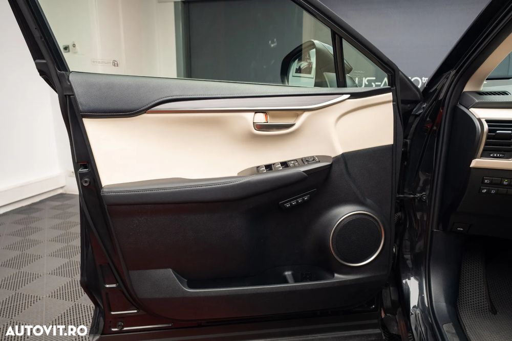 Lexus Seria NX 300h AWD Luxury - 33