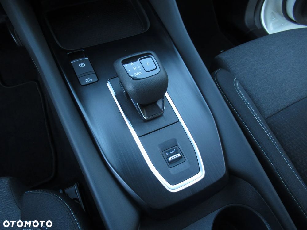 Nissan Qashqai 1.3 DIG-T N-Connecta DCT - 16