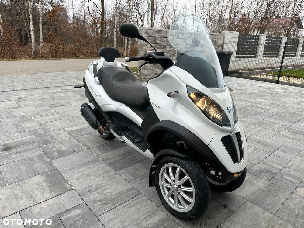 Piaggio MP-3 - 16