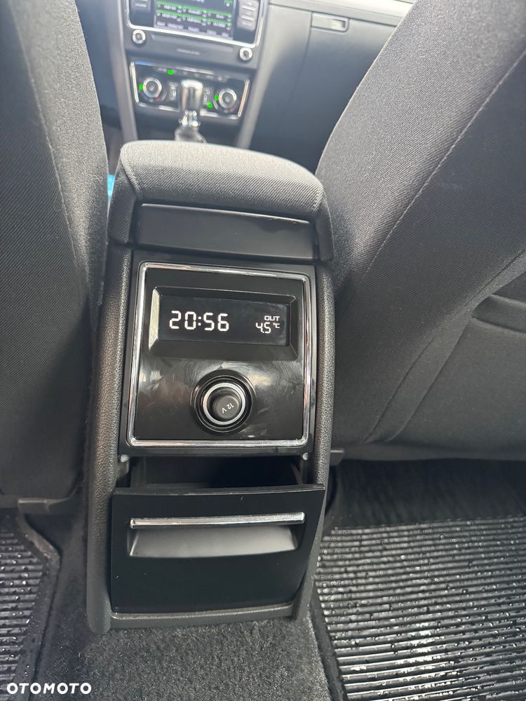 Skoda Superb 2.0 TDI Ambition DSG - 5