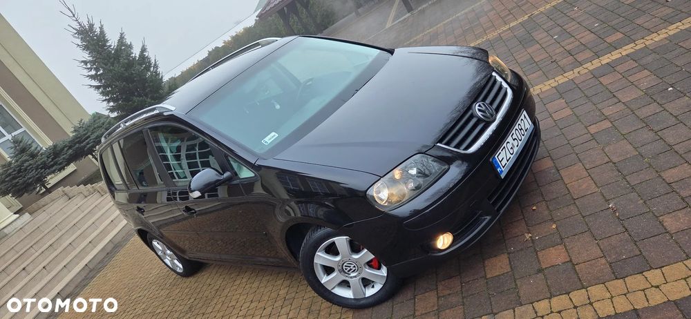 Volkswagen Touran 2.0 TDI DPF Highline - 2