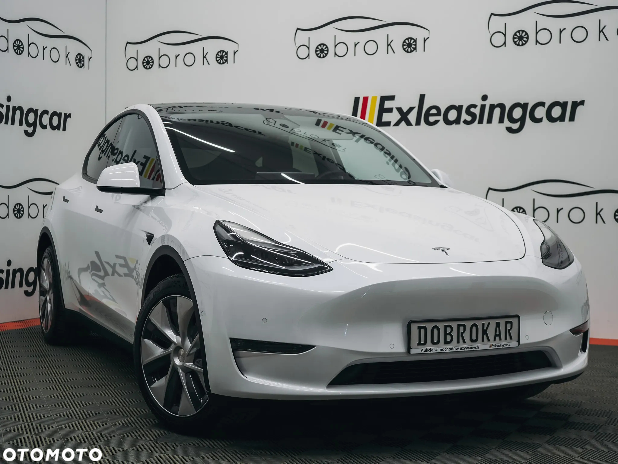 Tesla Y Model Long Range Dual Motor AWD - 2