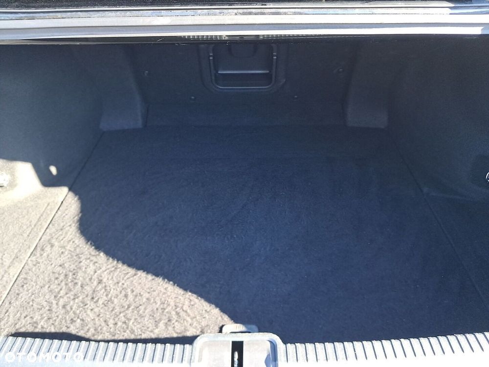 Lexus ES 300h Business Edition - 23