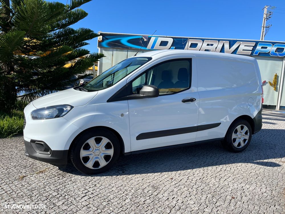 Ford Transit Courier - 15